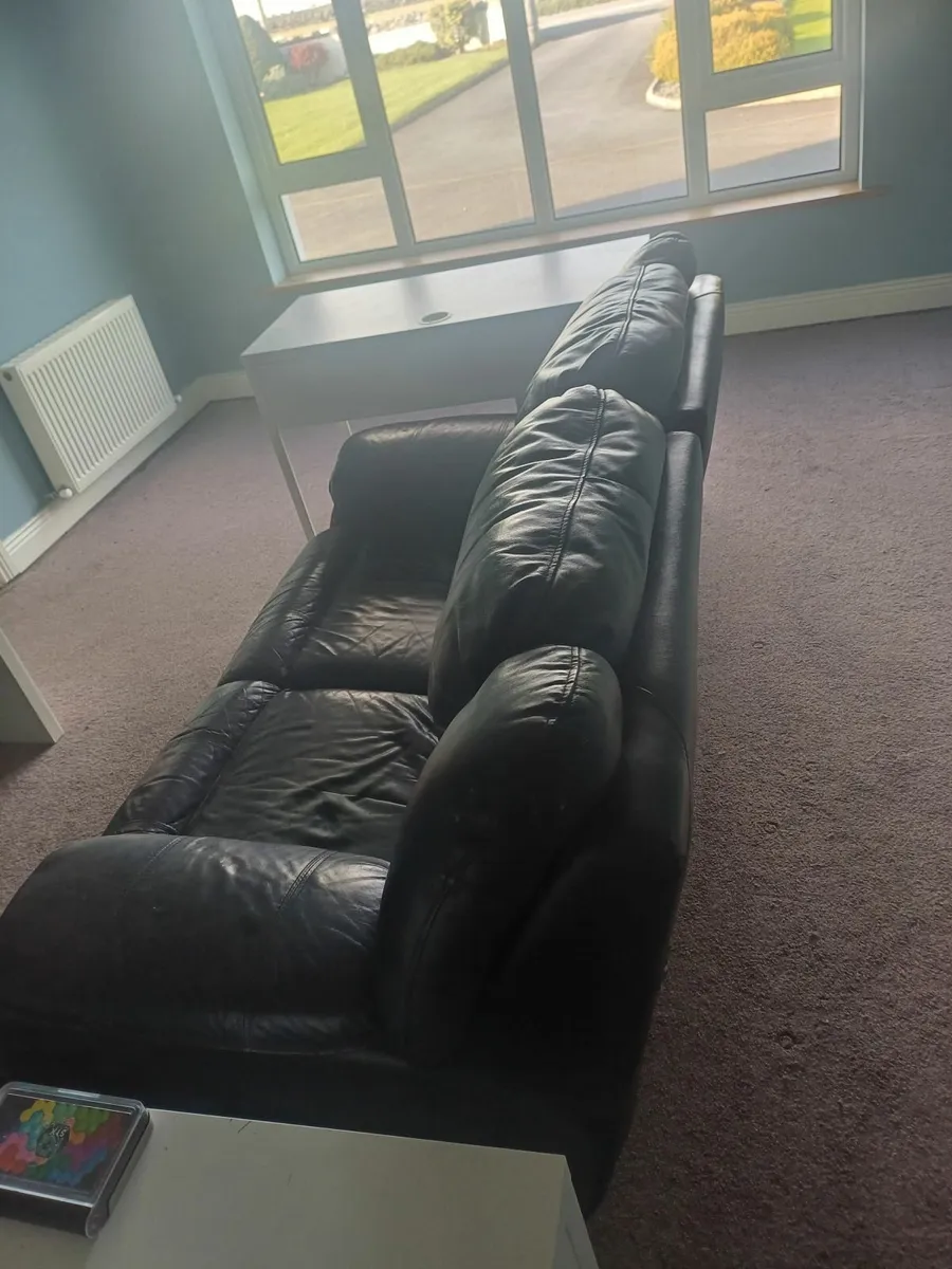 2 seater black leather couch - Image 1