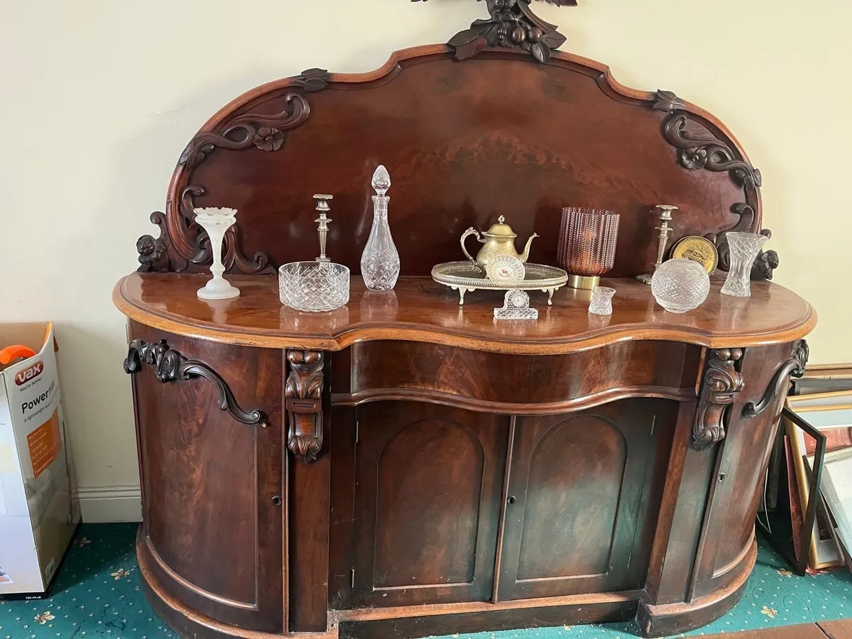 1820 Victorian Mahogany Sideboard - Image 1