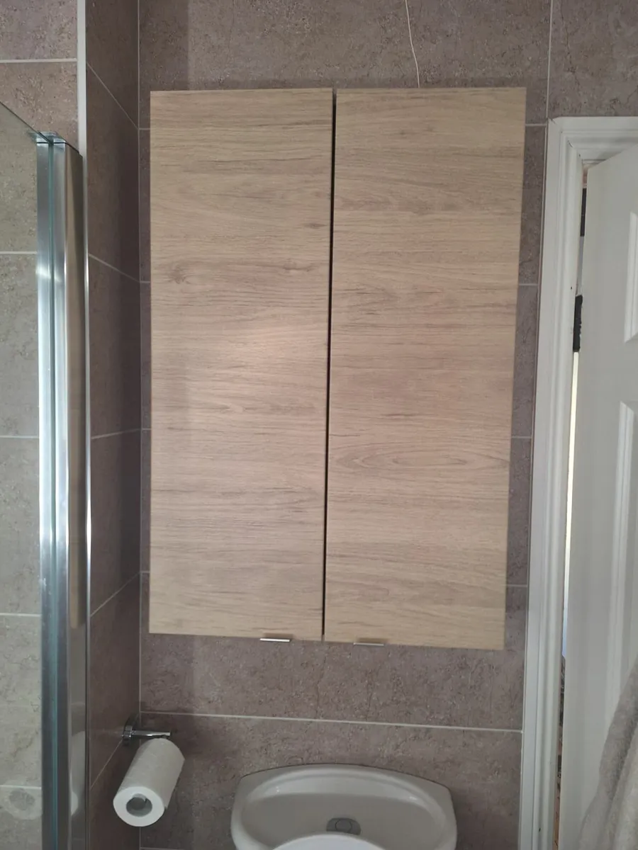 Bathroom wall unit - Image 1