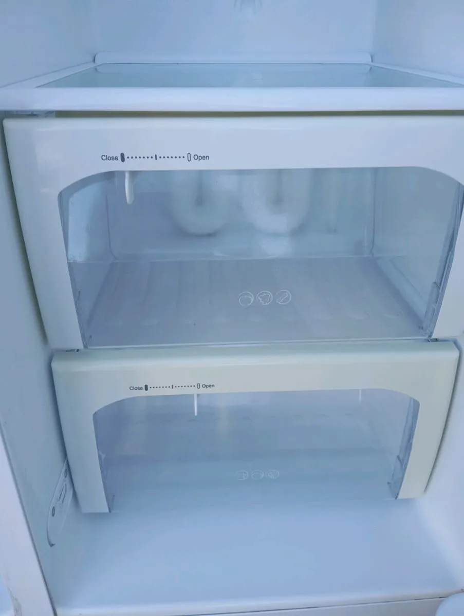 Fridge freezer - Image 4