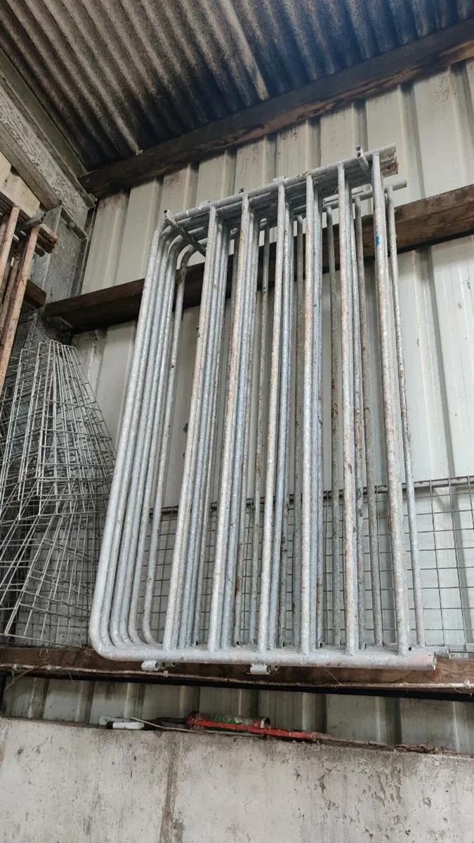 5ft Sheep Hurdles (x20) - Image 2