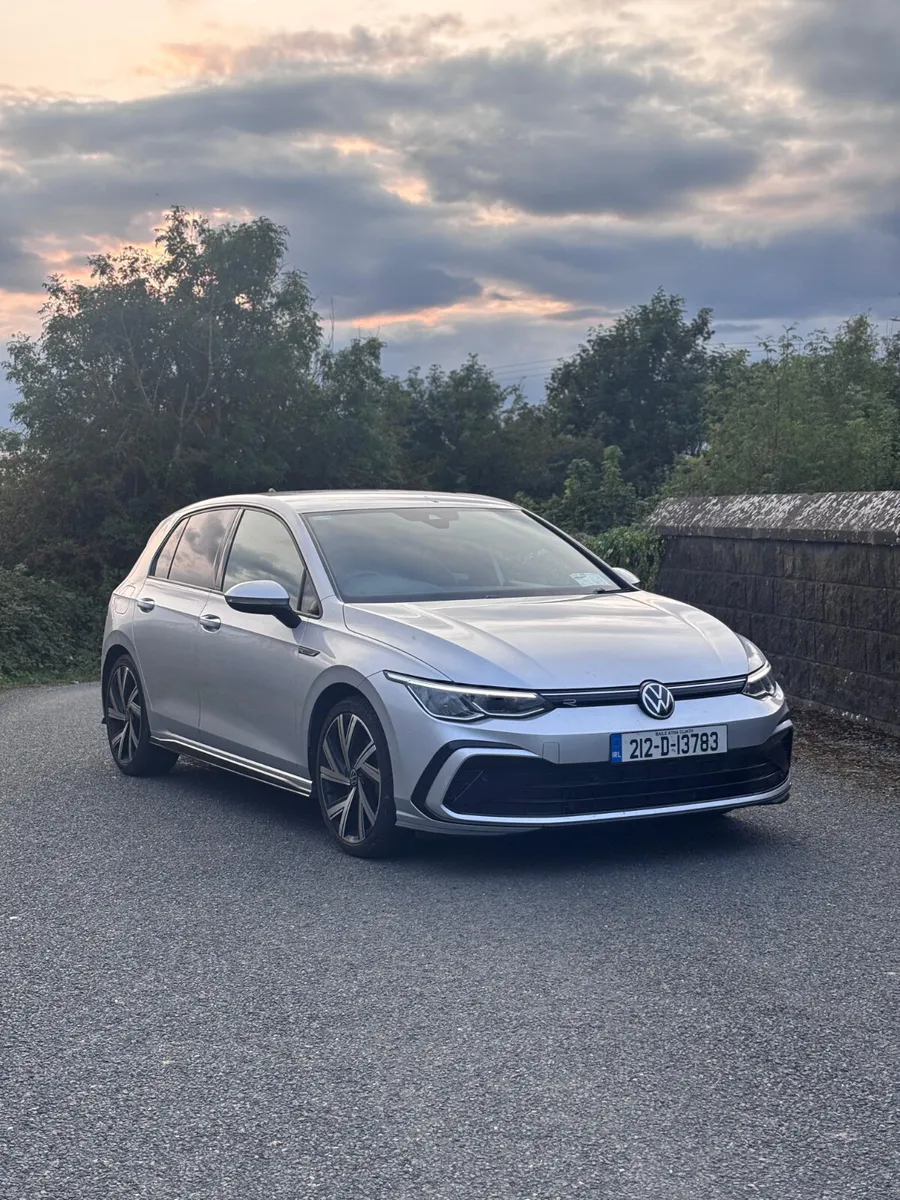 212 Volkswagen Golf 2.0 TDI R LINE 150 HP - Image 2
