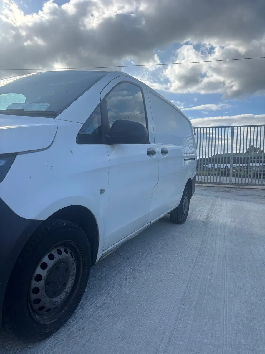 2017 Mercedes Vito - Image 2