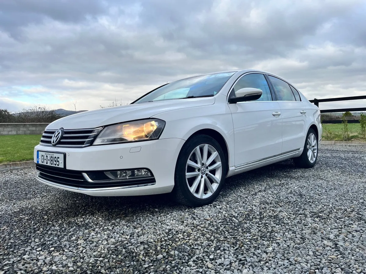 Volkswagen Passat 2013 - Image 2