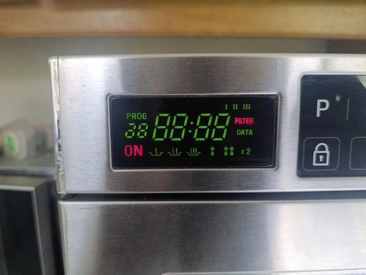 Commercial Buffalo 1850W Microwave - Image 3
