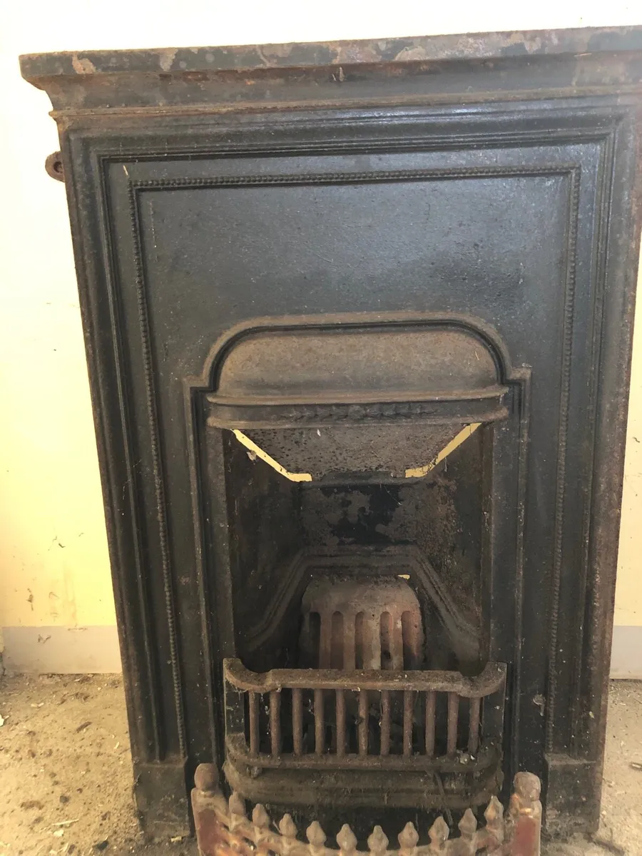 Old fireplace - Image 1