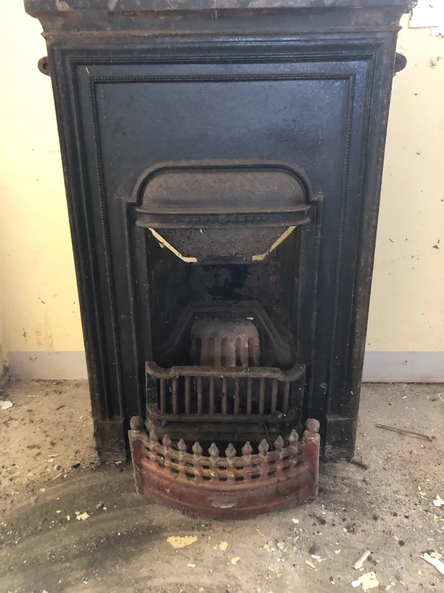 Old fireplace - Image 2