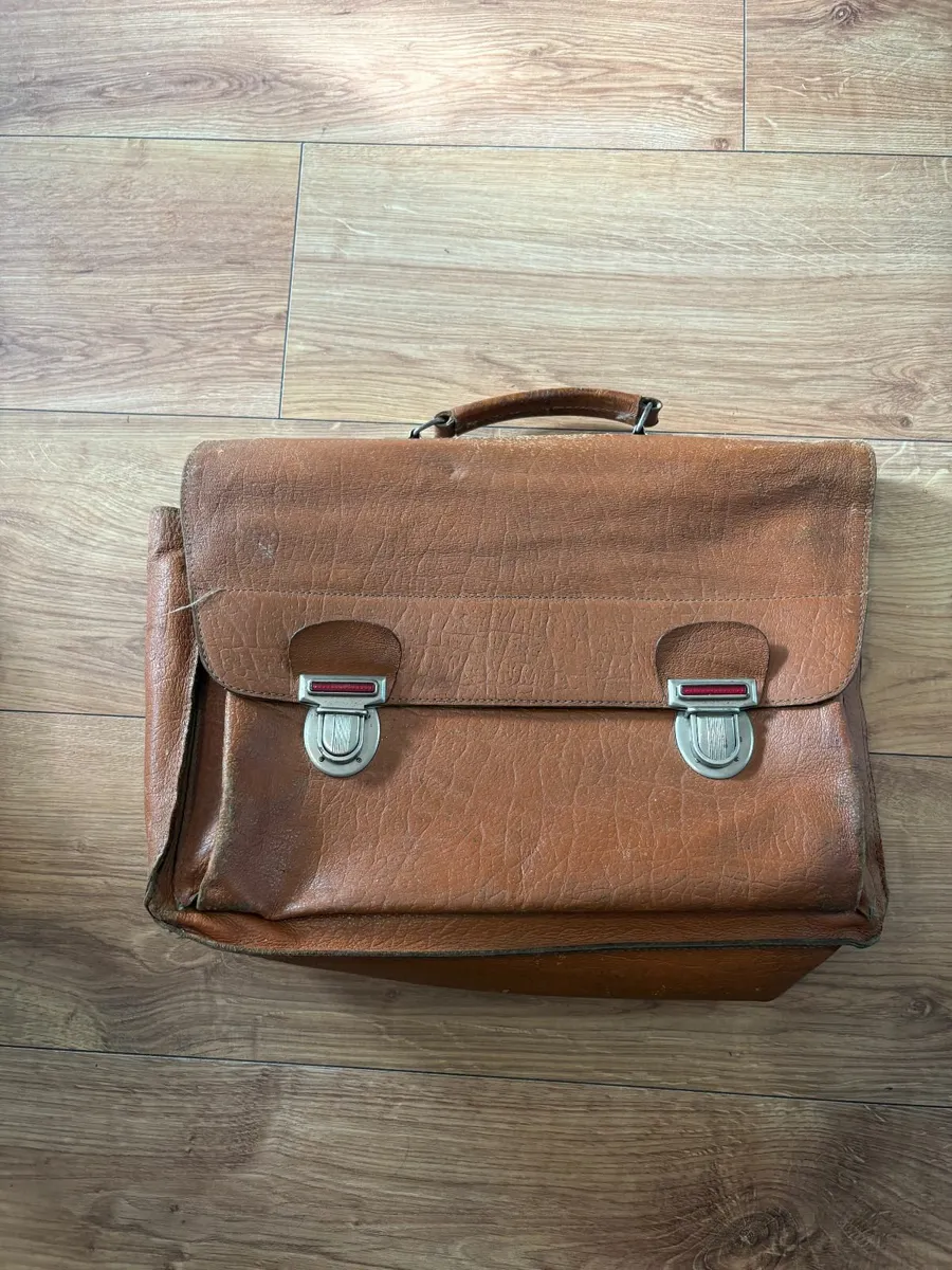 Vintage suitcase - Image 3