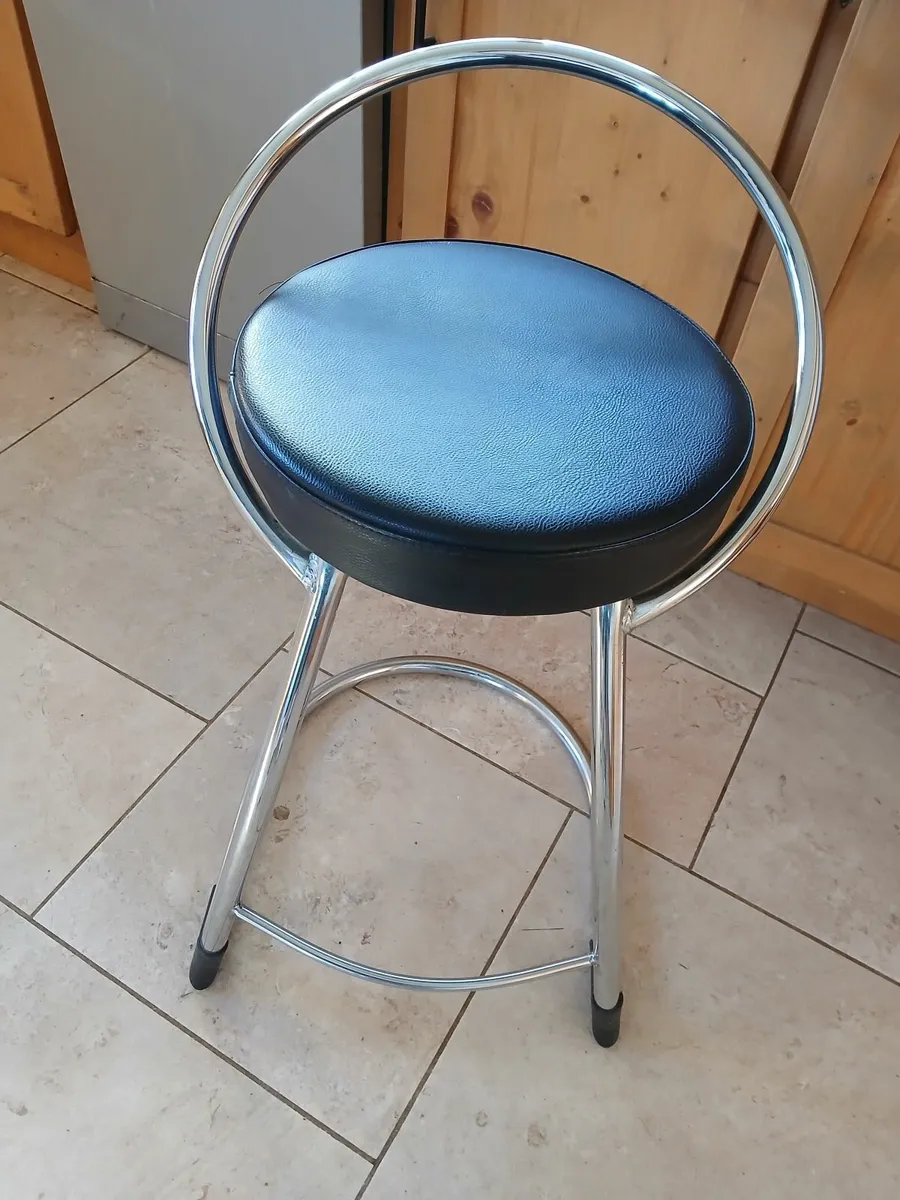 High stools - Image 1