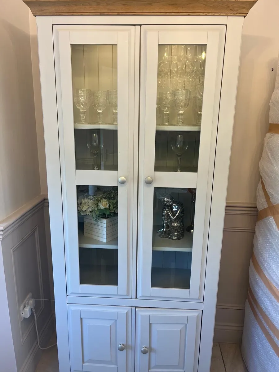 Cabinet worth €799 - Image 3