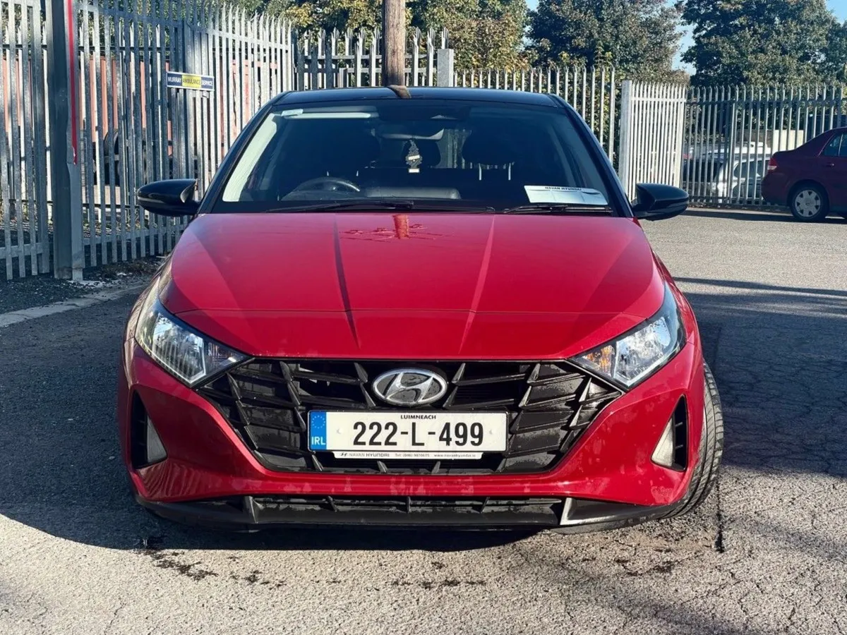 Hyundai i20 1.2 Launch Edition 2 Tone Roof - Image 2