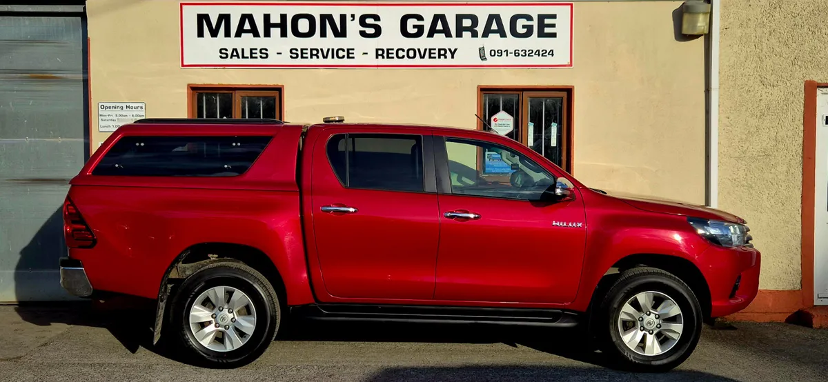 Toyota Hilux 2018 Manual - Image 2