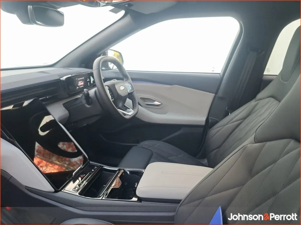Ford Explorer Premium 77kwh Extended Range RWD - Image 4