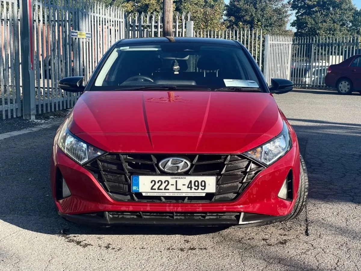 Hyundai i20 1.2 Launch Edition 2 Tone Roof - Image 2