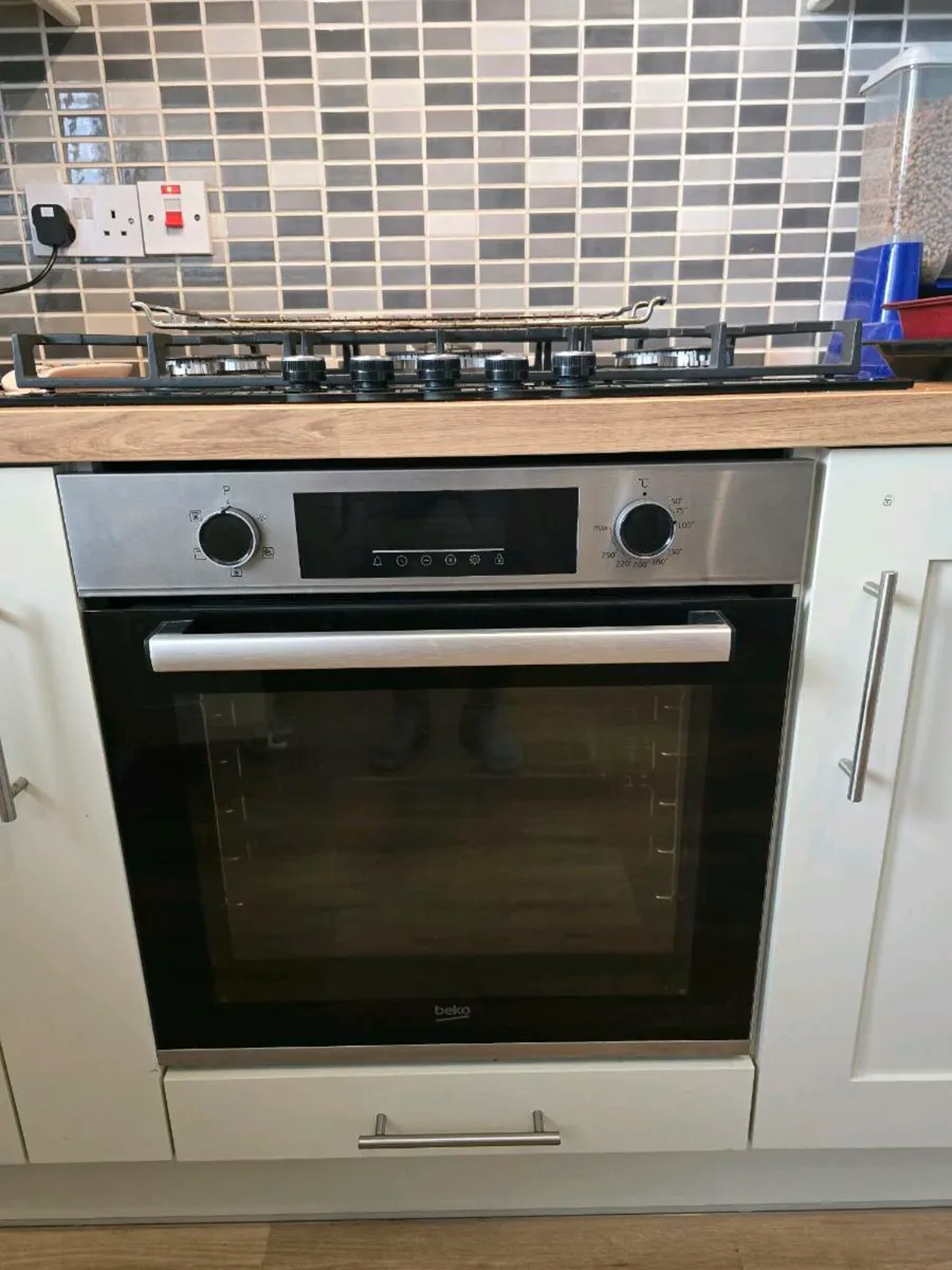 Beko oven and hob - Image 2