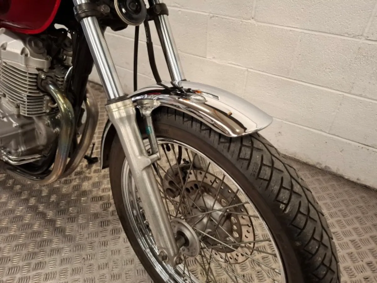 Honda CB400 SS - Image 3