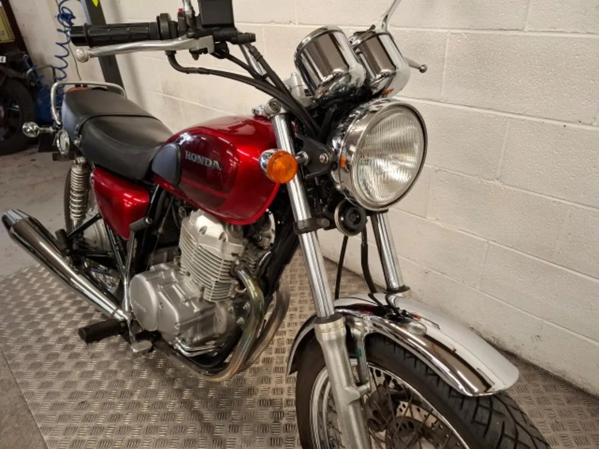 Honda CB400 SS - Image 2