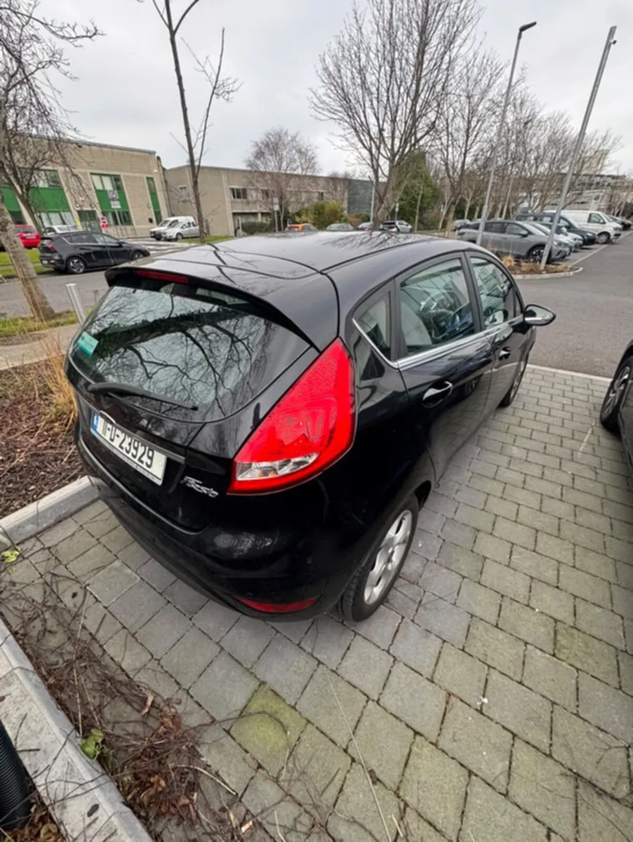 2011 Ford fiesta titanium - Image 3
