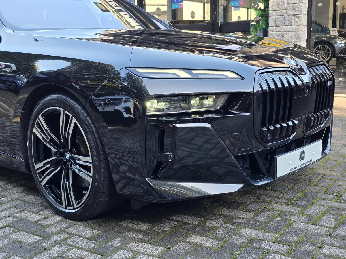 2023 BMW M760E M-SPORT XDRIVE AUTO. - Image 4