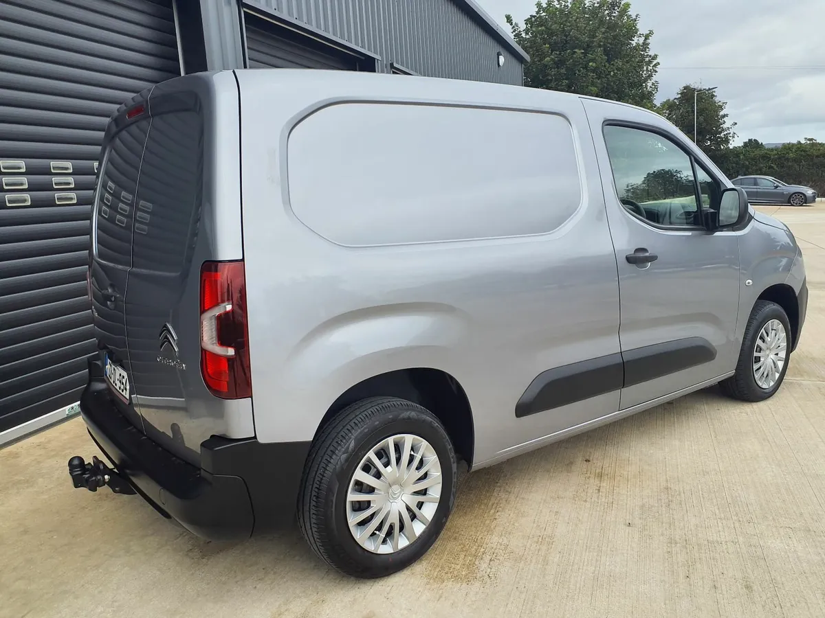 2022 Citroen Berlingo 100 BHP *Camera & Tow Bar* - Image 2