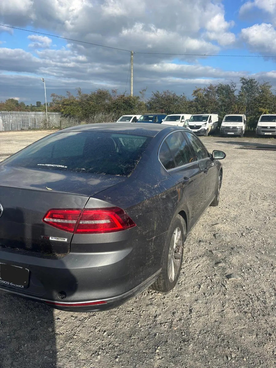 2015 VW Passat - Image 4