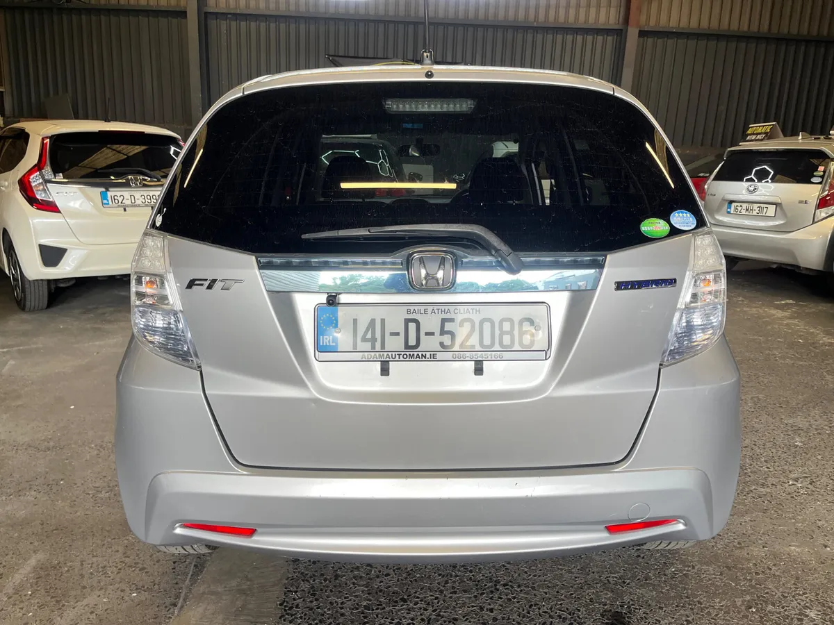 Honda Fit 2014 hybrid auto - Image 4