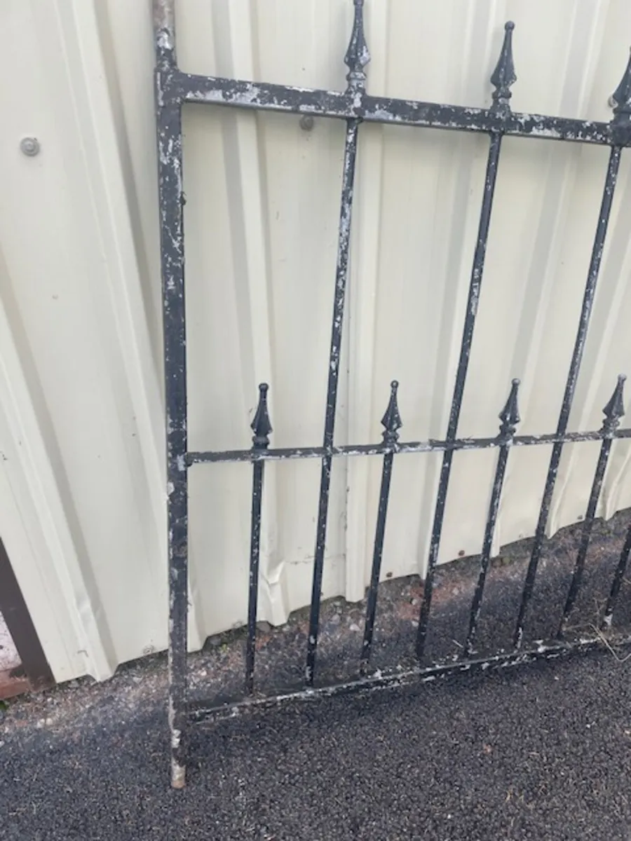 Pair of heavy duty galvanised iron gates - Image 2