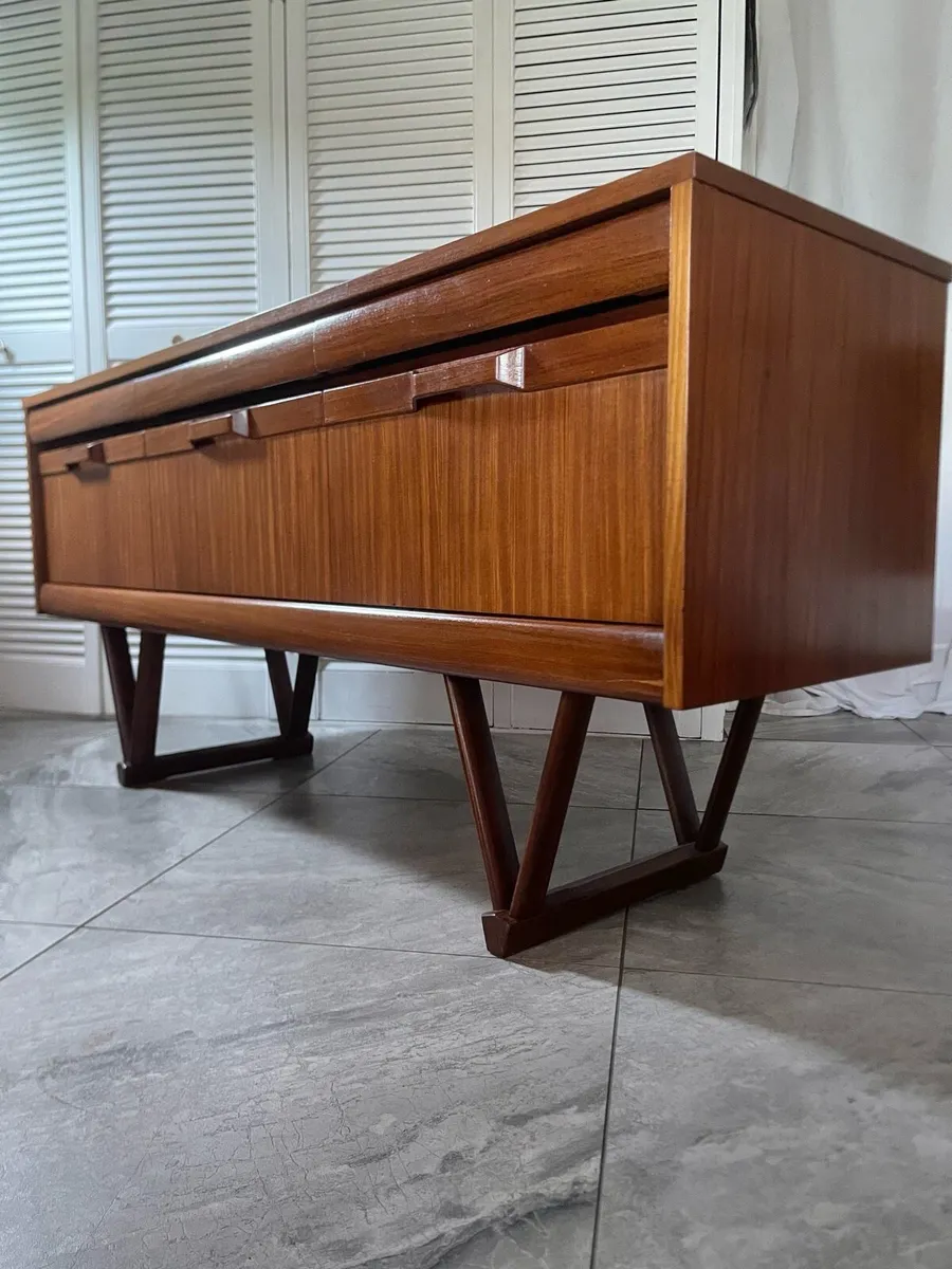 Mid century sideboard - Image 1