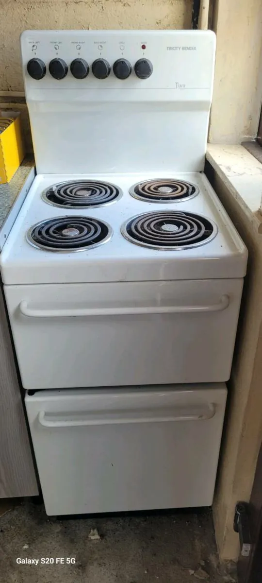Electric oven - Image 1