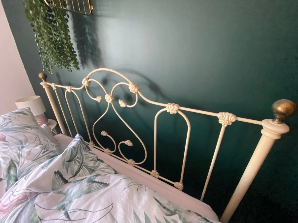 Vintage style Bed frame - Image 3