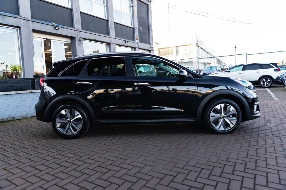 KIA E-NIRO 150KW 64KWH 3EDITION 5DR ESTATE 52,000K - Image 2