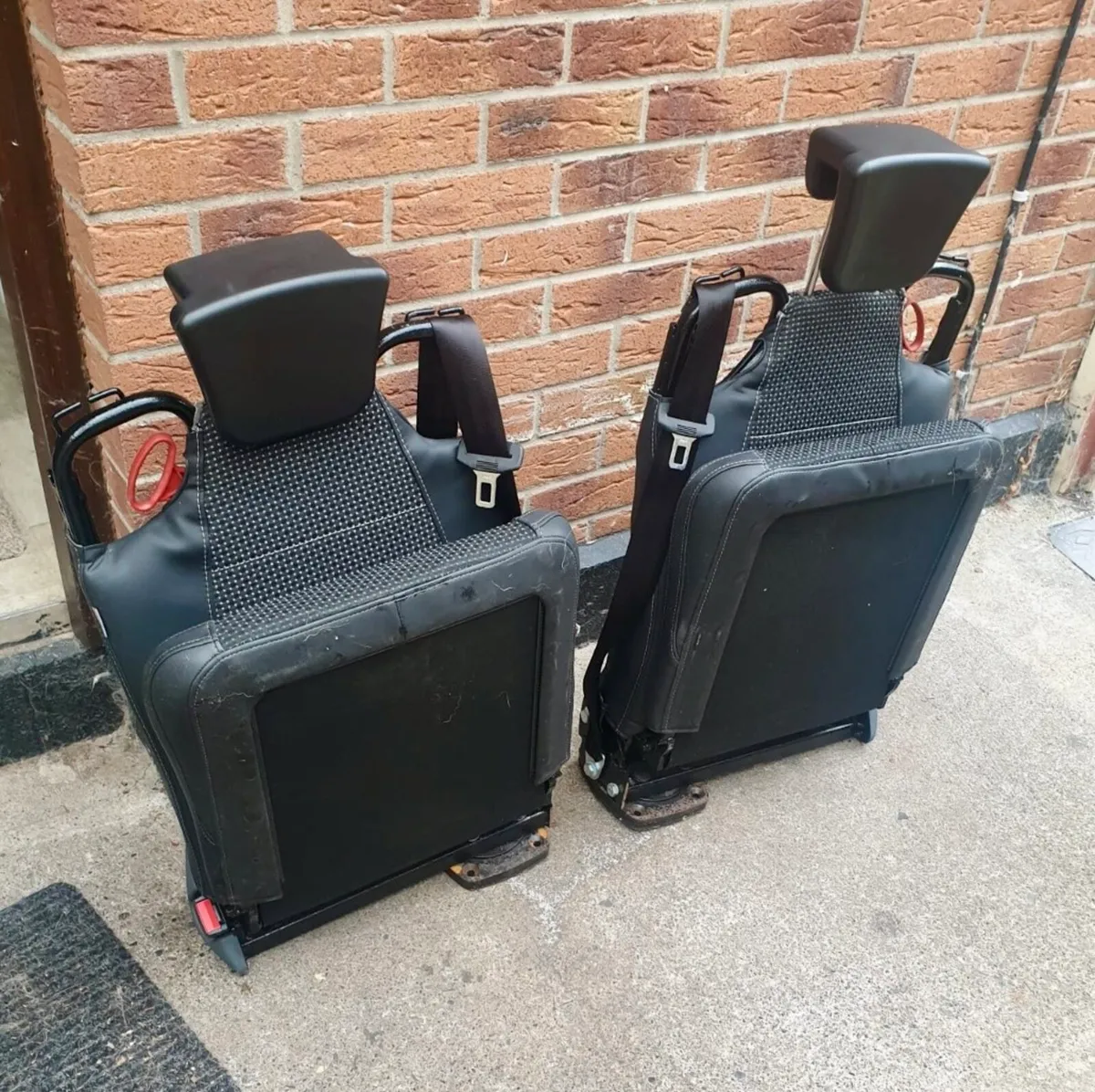 Vw caddy 3rd row tip & flip seats - Image 1