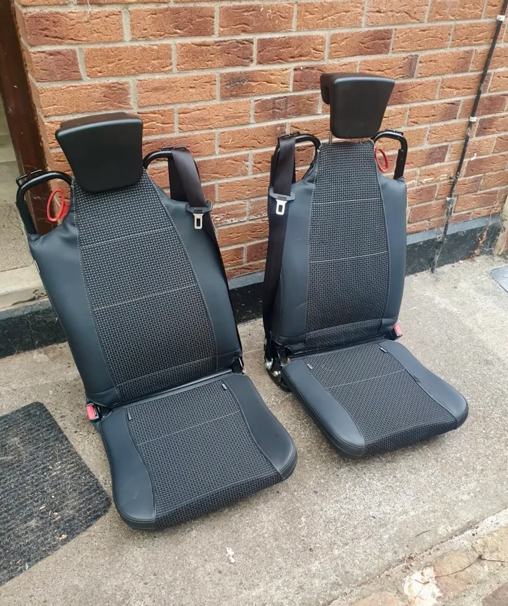 Vw caddy 3rd row tip & flip seats - Image 2