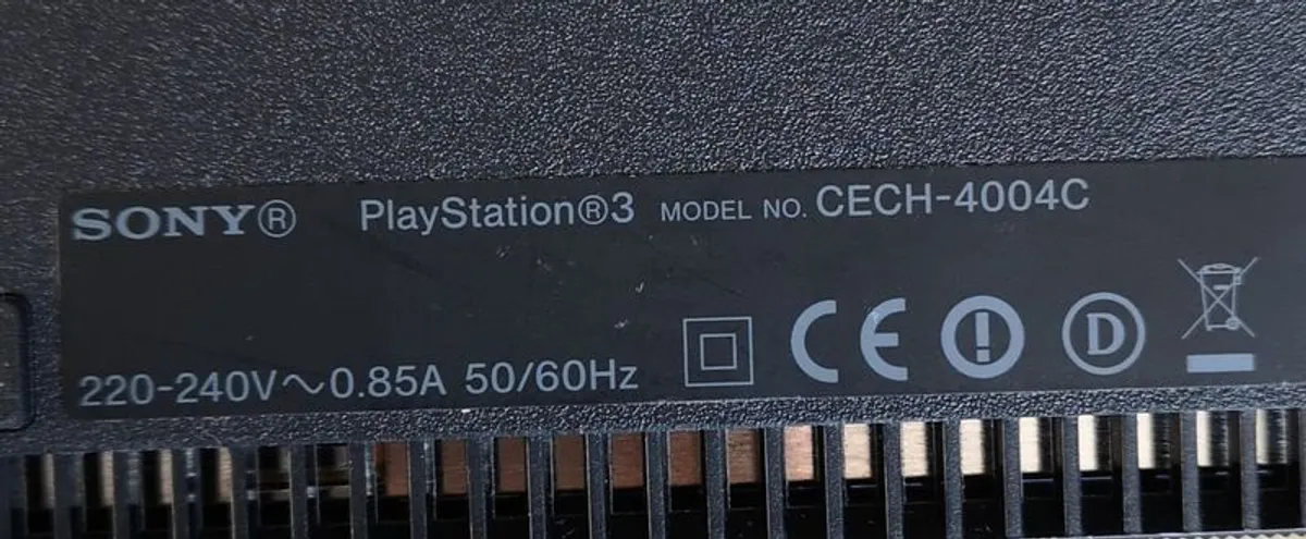 PS3 Super Slim 500GB - Image 2