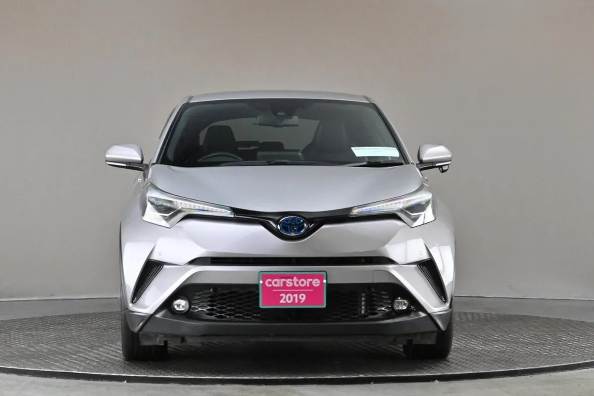 Toyota C-HR 1.8 Hybrid  half Leather 10  Android - Image 2