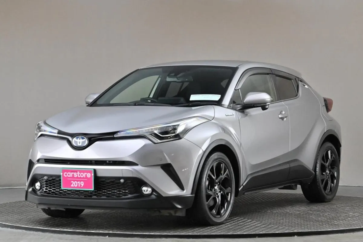 Toyota C-HR 1.8 Hybrid  half Leather 10  Android - Image 3