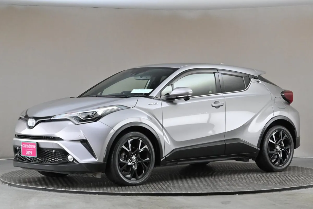 Toyota C-HR 1.8 Hybrid  half Leather 10  Android - Image 4