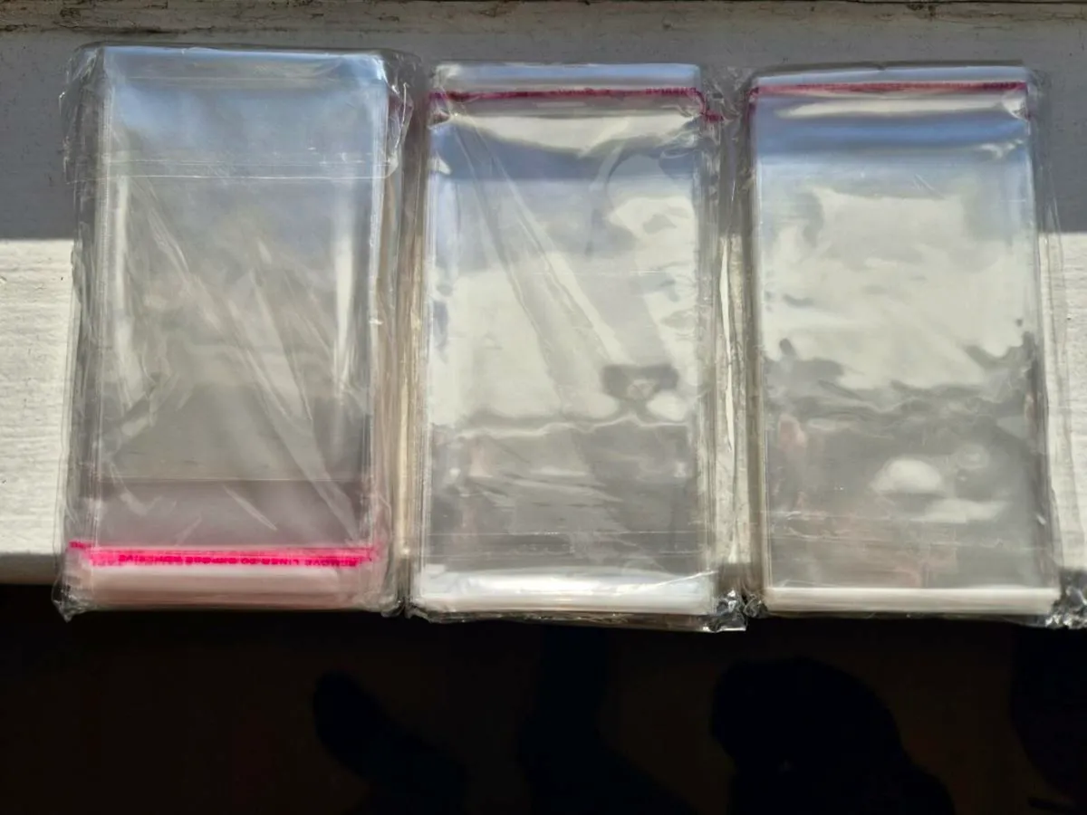 Self-adhesive sealing bags - Image 1