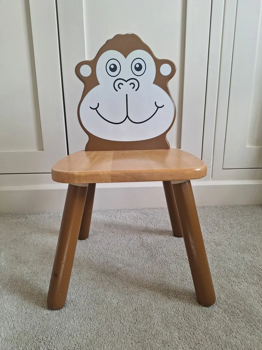 Wooden chair - Image 1