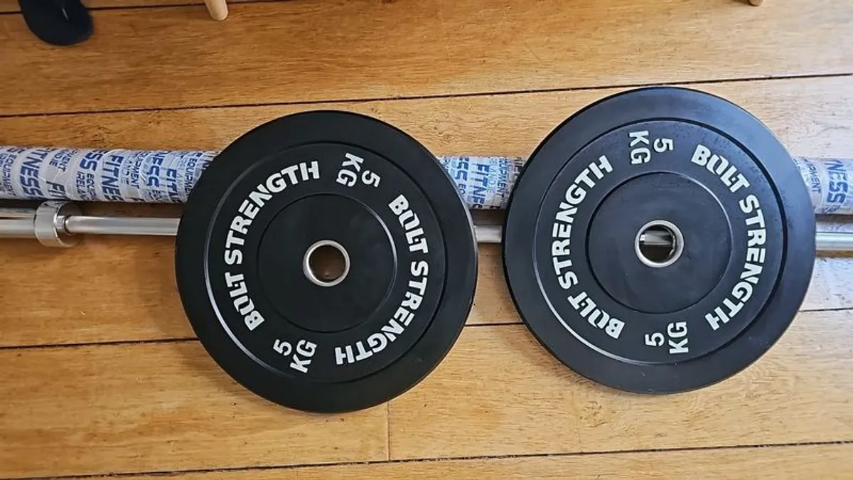 Olympic bar: 7ft Olympic bar (20kg) + two 5kg plates. . - Image 2
