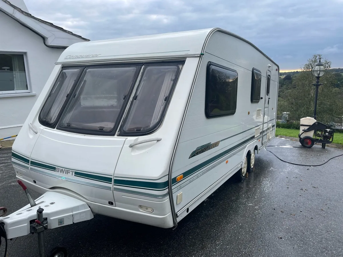 4 birth caravan - Image 1