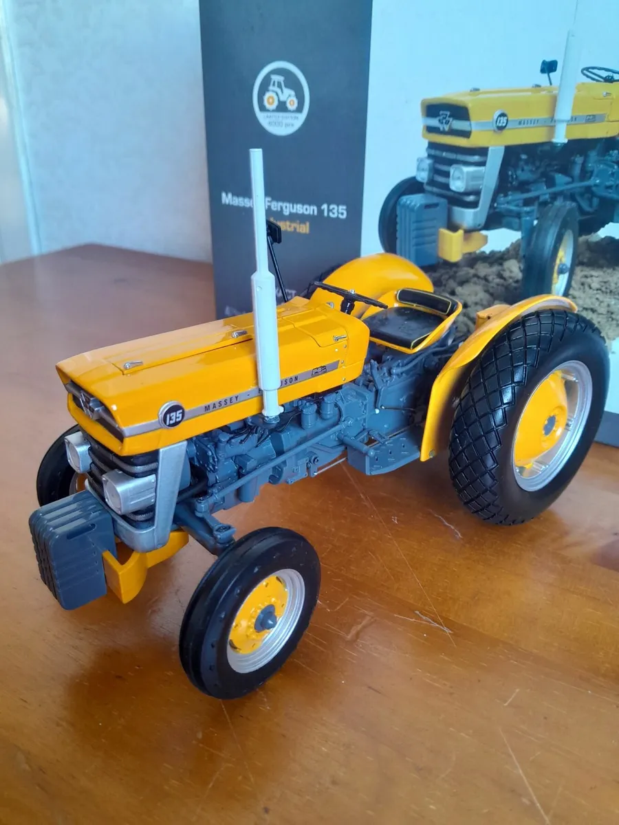 Massey ferguson 135 model tractor. - Image 2