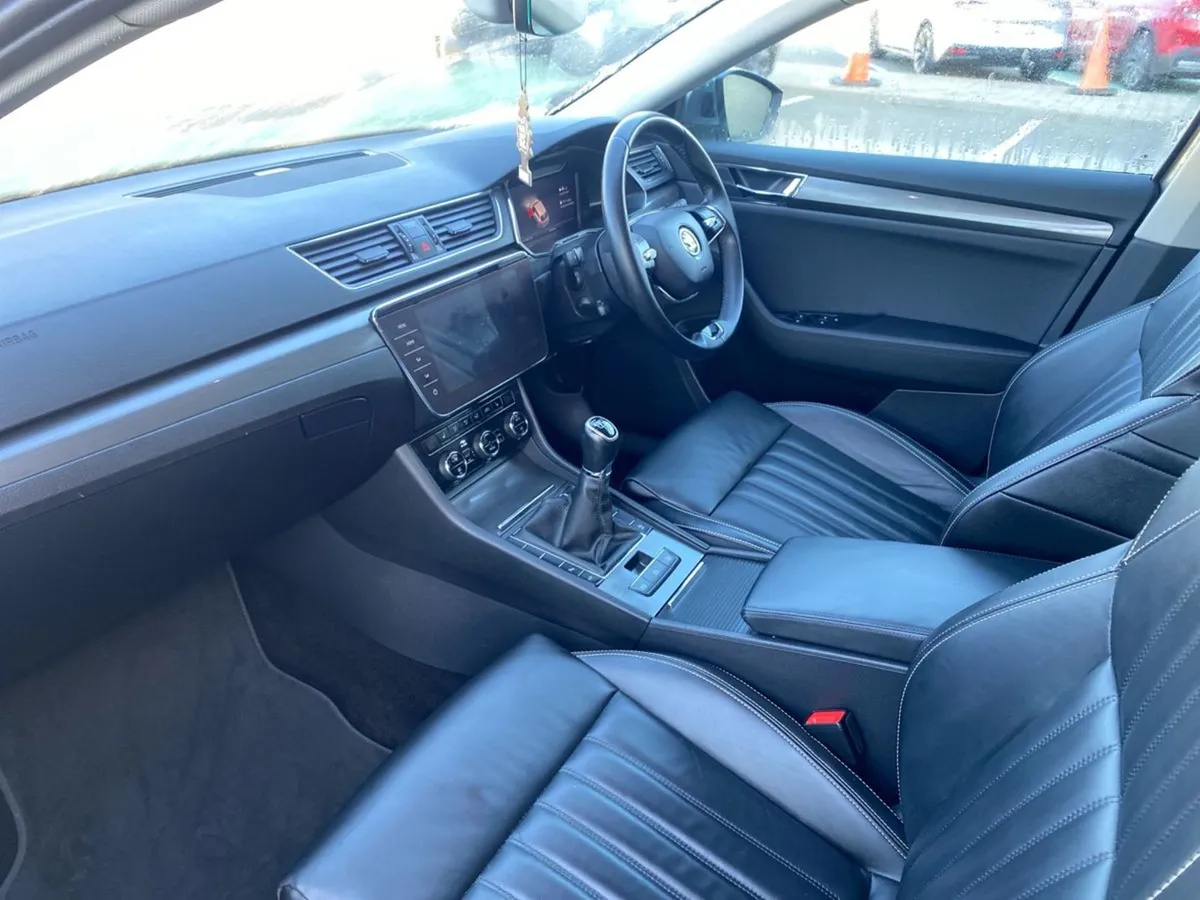 Skoda Superb Combi Style 2.0tdi 150HP - Image 3