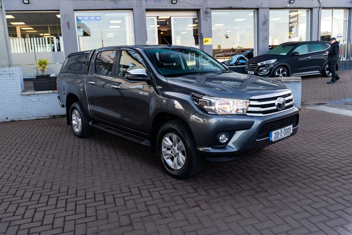 TOYOTA HILUX ICON AUTO 1 OWNER NO TOW BAR IMMACULA - Image 1