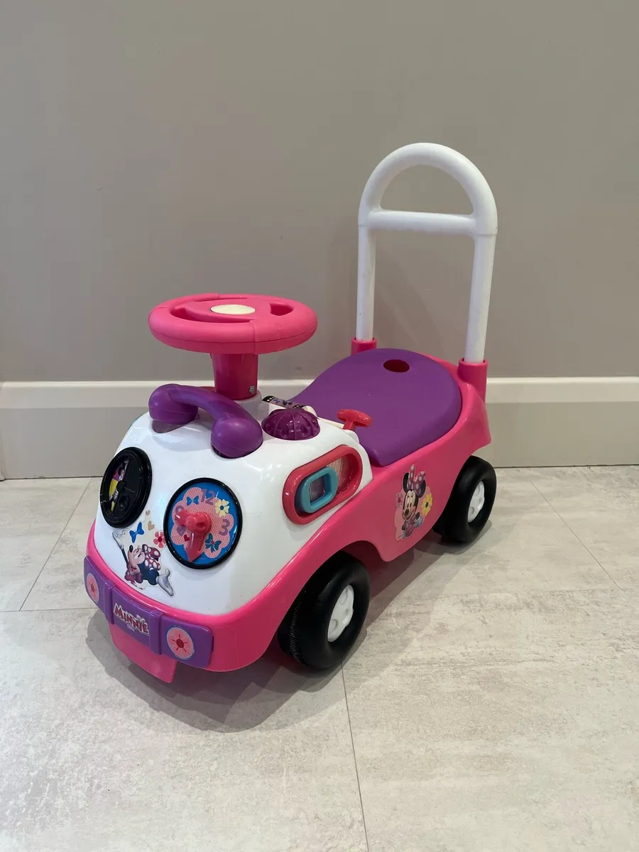 Disney Minnie Mouse activity Ride on toy car