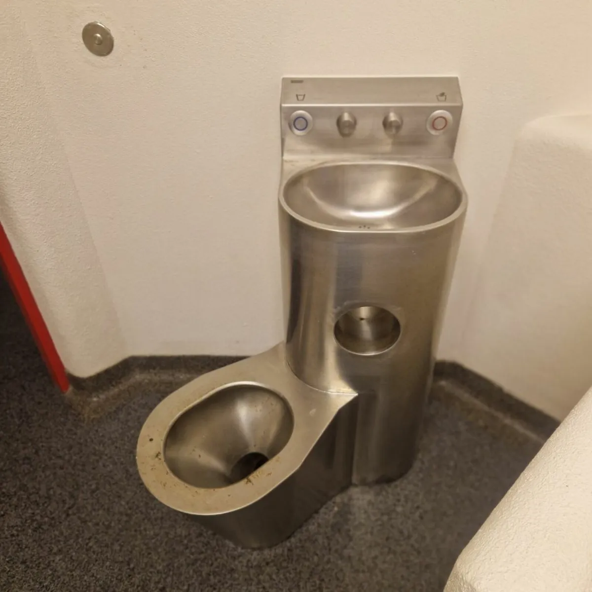 bathroom - Image 4