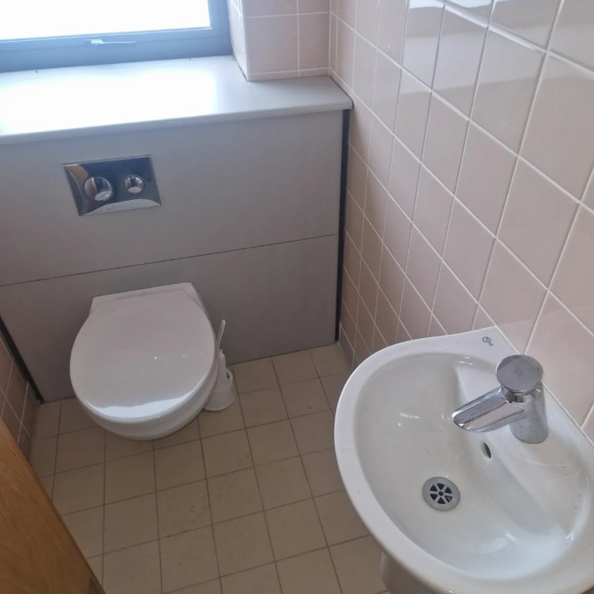 bathroom - Image 1