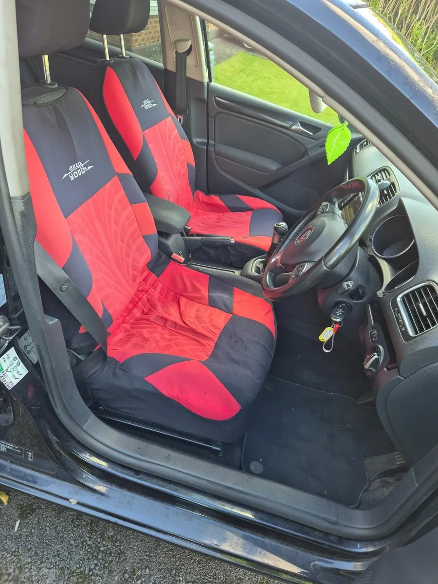 Volkswagen Golf 2012 - Image 1