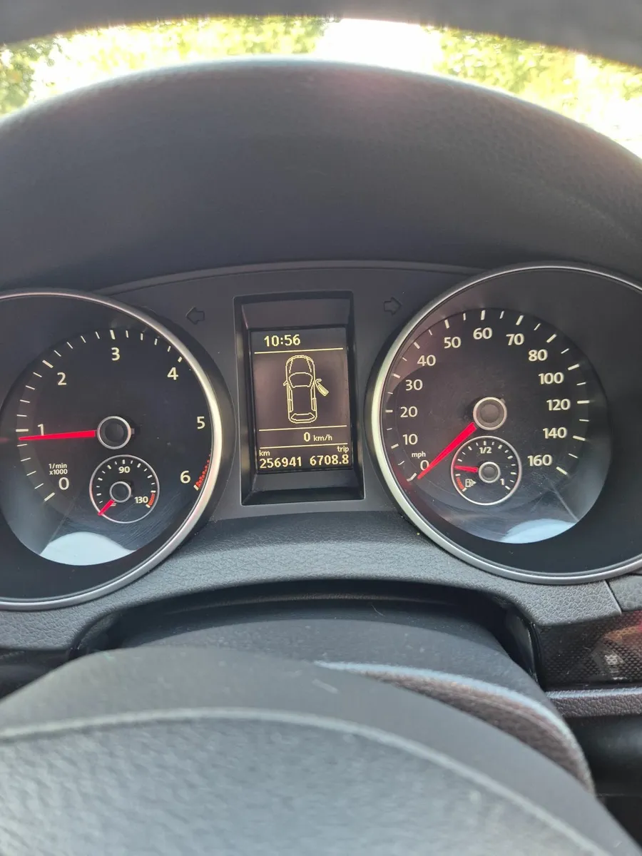 Volkswagen Golf 2012 - Image 2