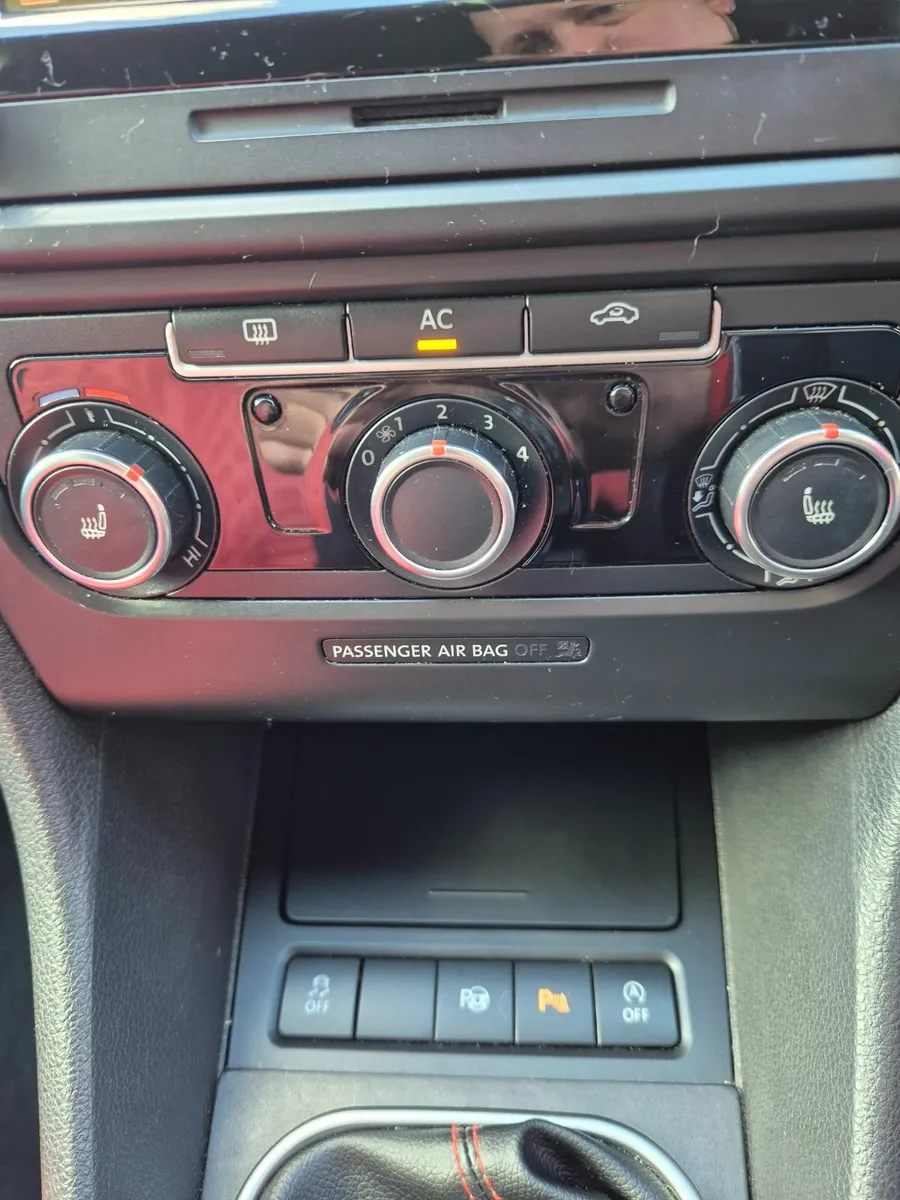 Volkswagen Golf 2012 - Image 4
